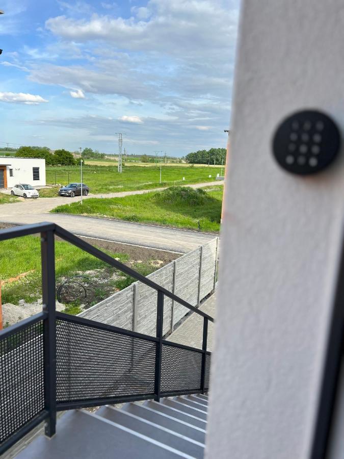 Apartmany Catalina Nesvady Εξωτερικό φωτογραφία