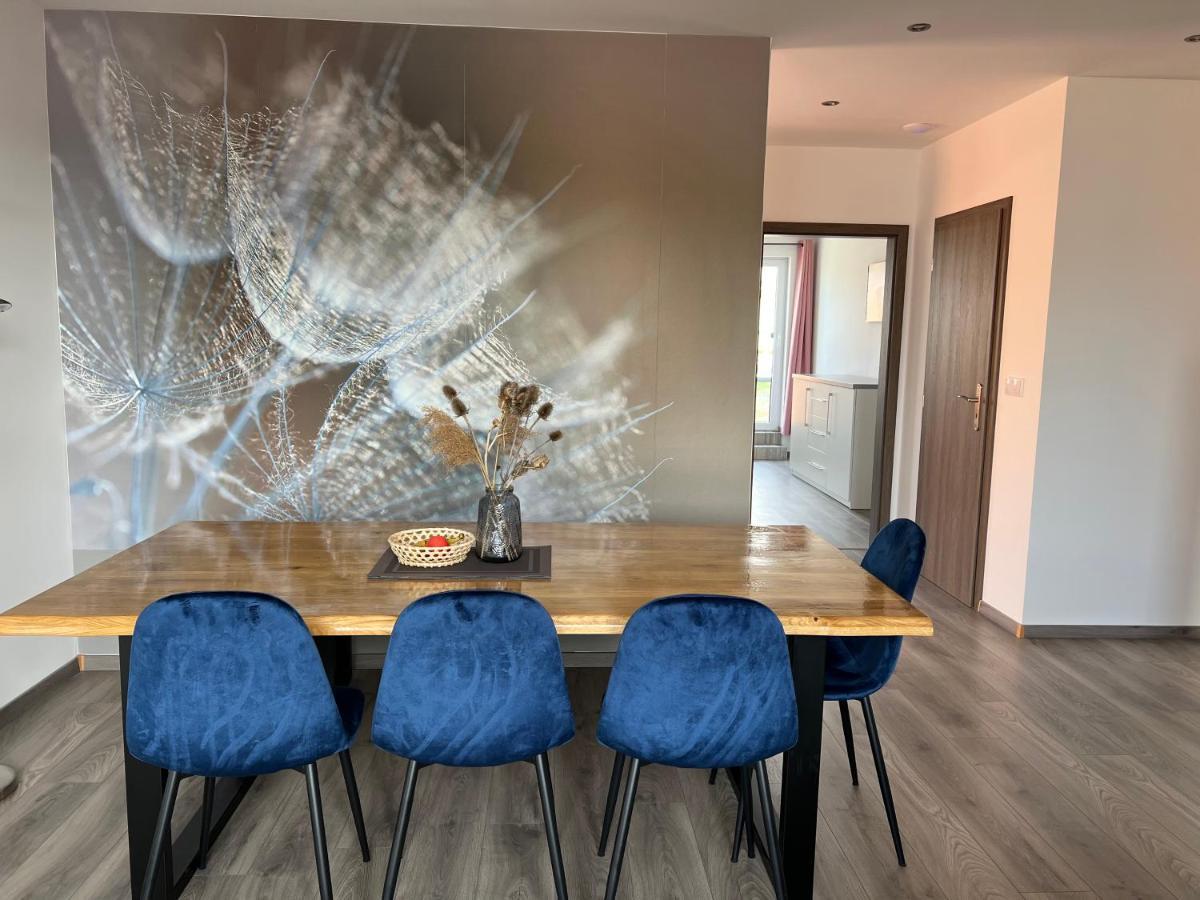 Apartmany Catalina Nesvady Εξωτερικό φωτογραφία