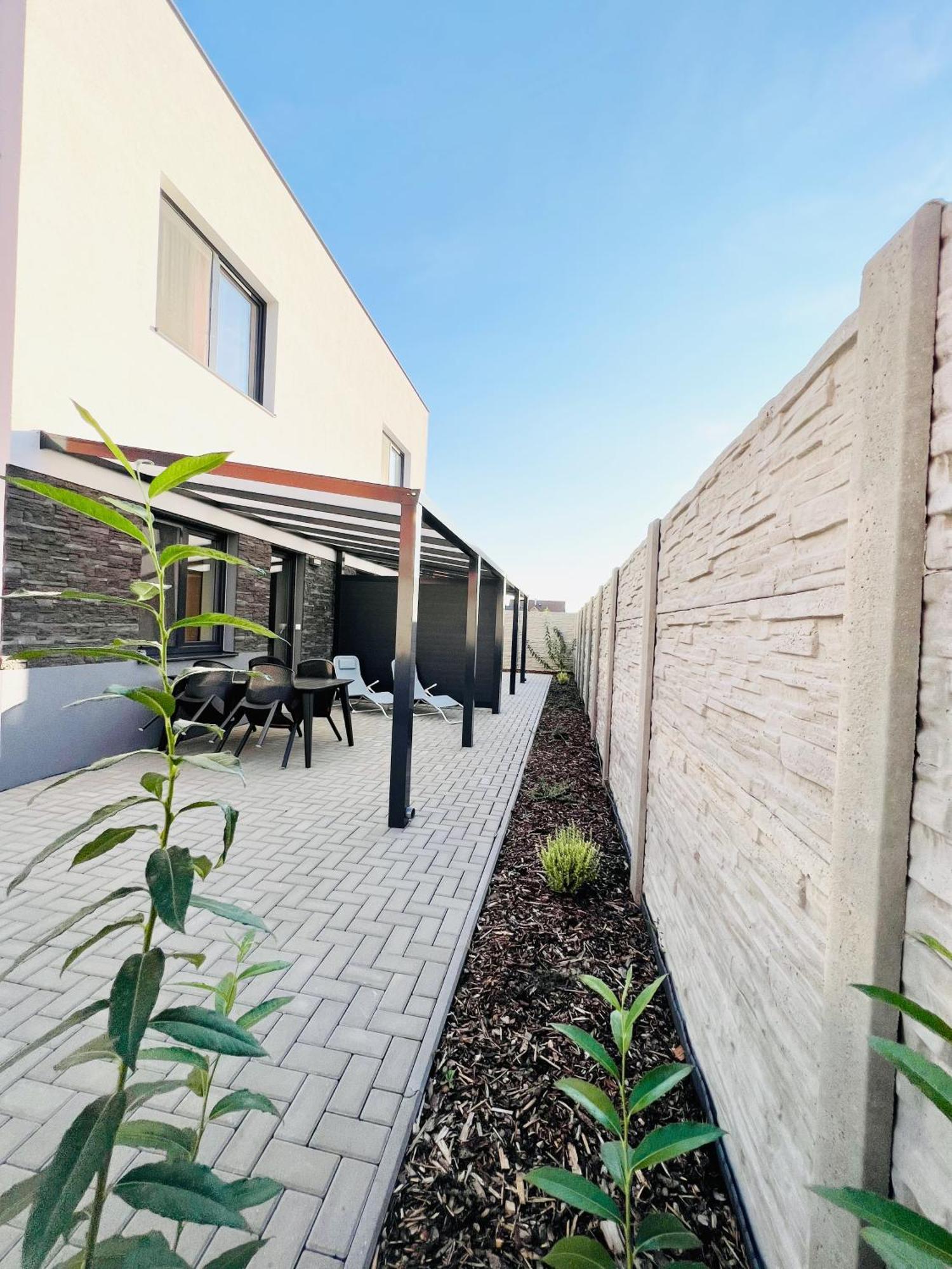Apartmany Catalina Nesvady Εξωτερικό φωτογραφία
