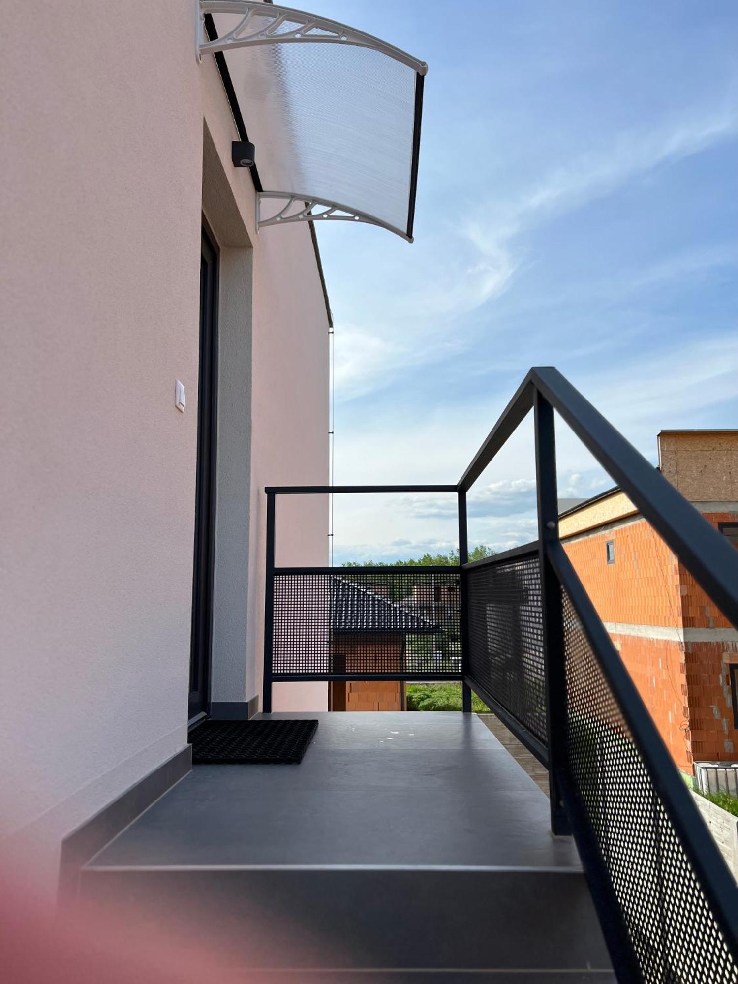 Apartmany Catalina Nesvady Εξωτερικό φωτογραφία