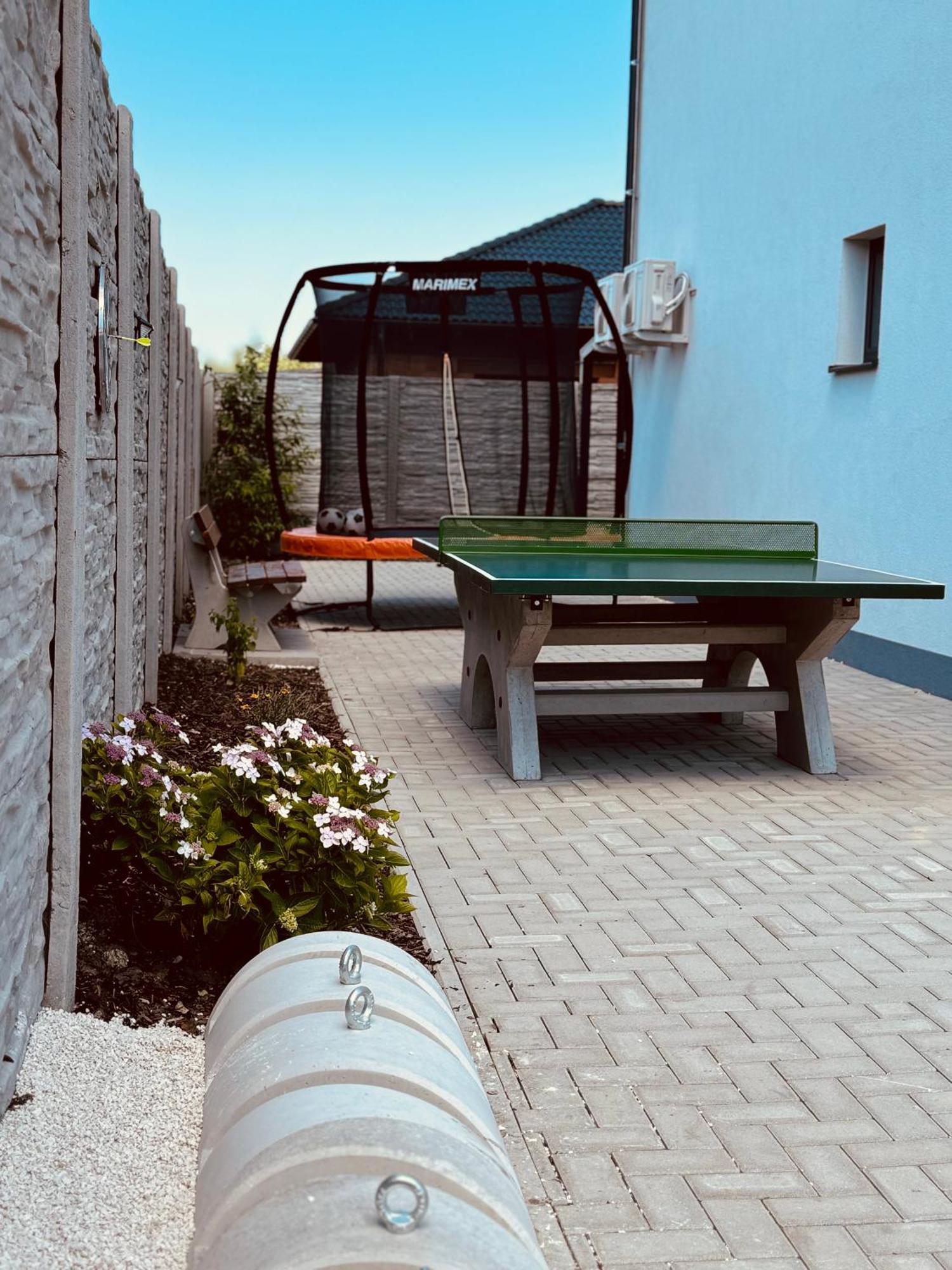 Apartmany Catalina Nesvady Εξωτερικό φωτογραφία